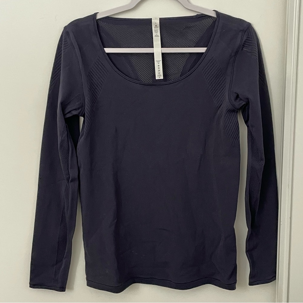 Lululemon Navy Mesh Pattern Long Sleeve Shirt